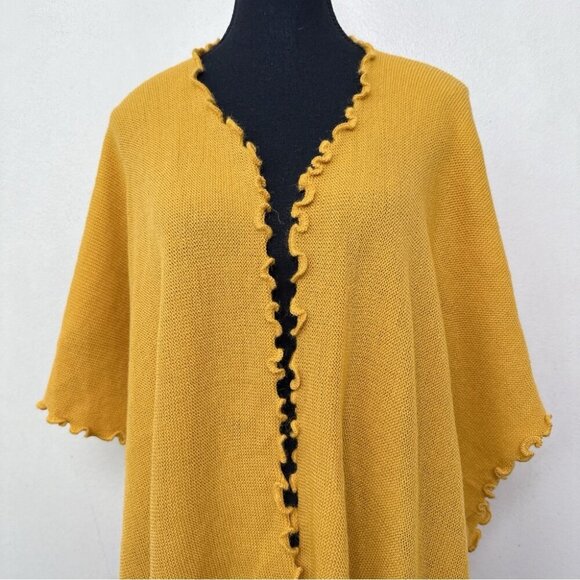 Peruvian Womens One Size Alpaca Mustard Knitted Poncho - Picture 3 of 10
